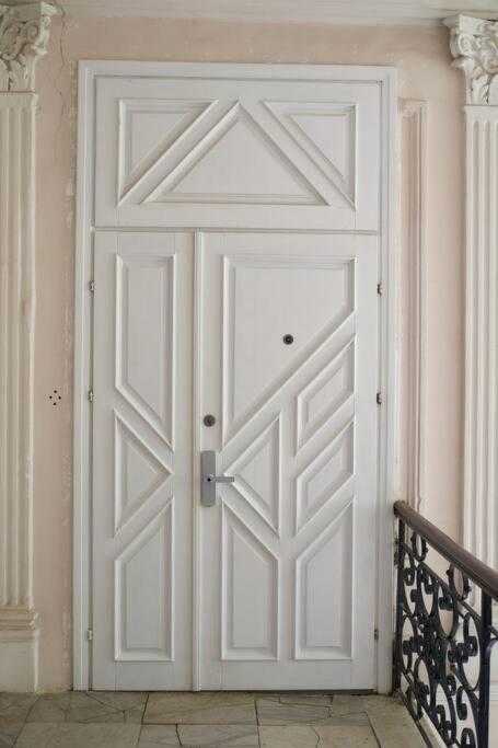 White Door Apartments Heart Of Odessa 4 Exterior photo